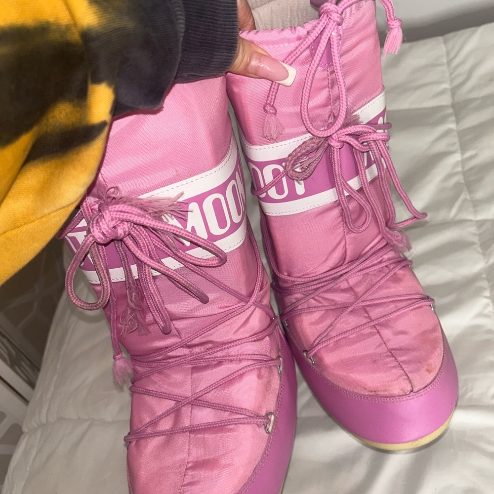 Pink Icon Moon Boots - Picture 8 of 10